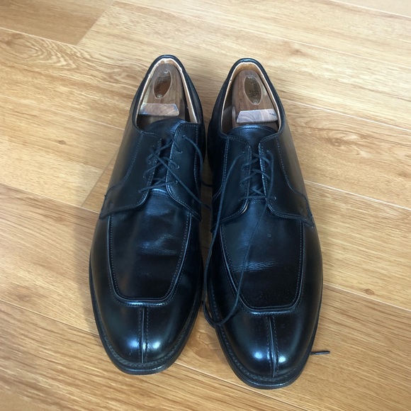 Allen Edmonds black leather shoes